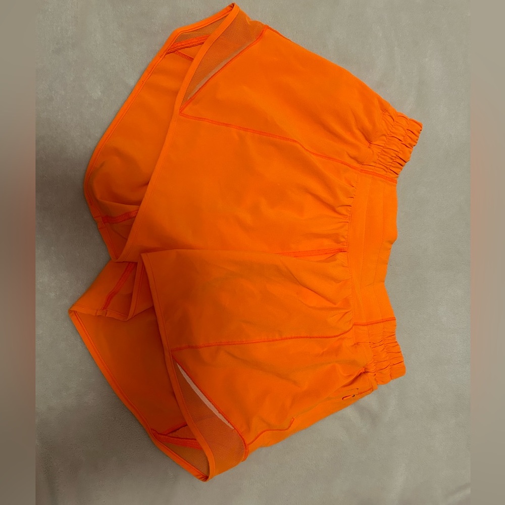 RARE orange lululemon hotty hots 4 inch